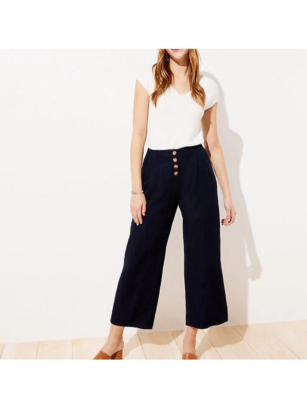 Loft Linen Blend Button Front
Wide Leg Pants size 4